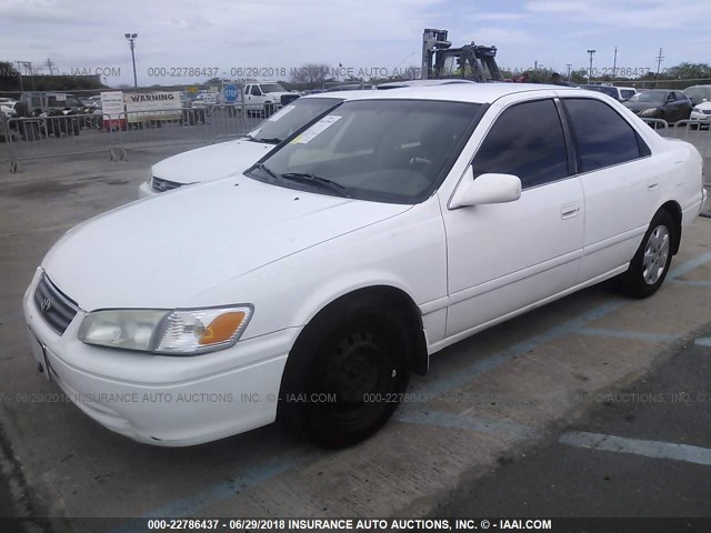 JT2BF22K310297552 - 2001 TOYOTA CAMRY CE/LE/XLE WHITE photo 2