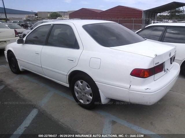 JT2BF22K310297552 - 2001 TOYOTA CAMRY CE/LE/XLE WHITE photo 3