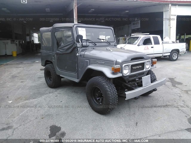 FJ40937975 - 1983 TOYOTA LAND CRUISER FJ40 GRAY photo 1