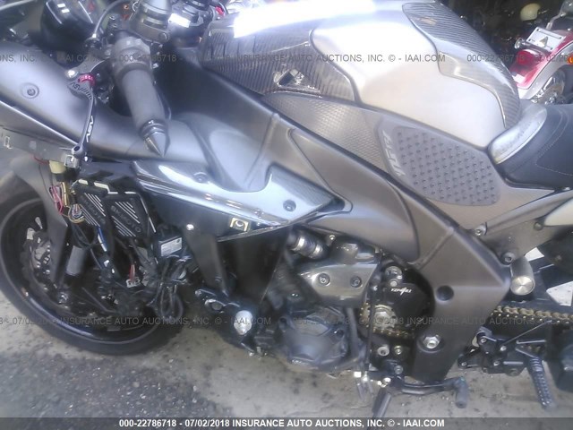 JYARN23E7DA014906 - 2013 YAMAHA YZFR1 GRAY photo 9