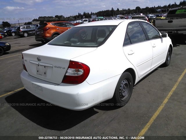 JTDBE32K230140579 - 2003 TOYOTA CAMRY LE/XLE WHITE photo 4