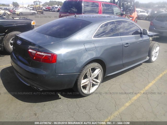 WAURV78T89A045370 - 2009 AUDI S5 QUATTRO GRAY photo 4