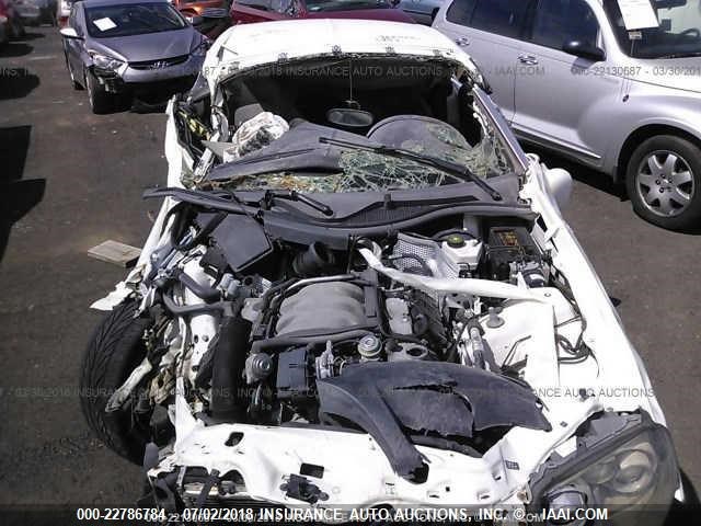 1C3AN69L84X009696 - 2004 CHRYSLER CROSSFIRE LIMITED WHITE photo 10