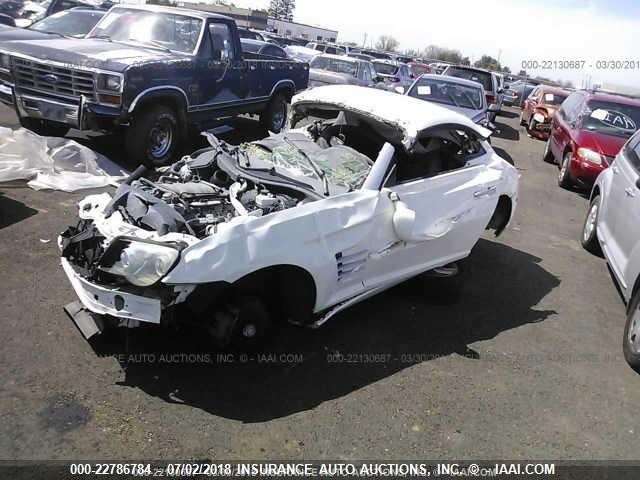 1C3AN69L84X009696 - 2004 CHRYSLER CROSSFIRE LIMITED WHITE photo 2