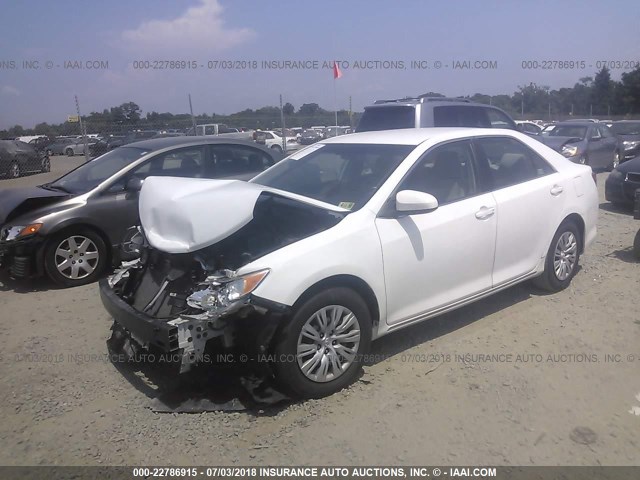 4T1BF1FK5CU510049 - 2012 TOYOTA CAMRY SE/LE/XLE WHITE photo 2