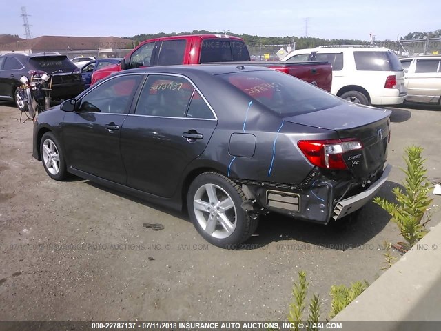 4T1BF1FK9CU579889 - 2012 TOYOTA CAMRY SE/LE/XLE GRAY photo 3