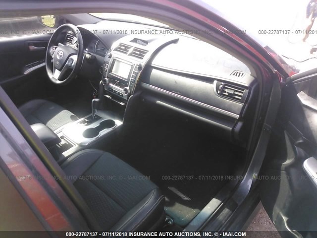 4T1BF1FK9CU579889 - 2012 TOYOTA CAMRY SE/LE/XLE GRAY photo 5