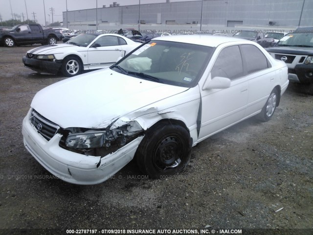4T1BG22KX1U869239 - 2001 TOYOTA CAMRY CE/LE/XLE 白色 照片 2