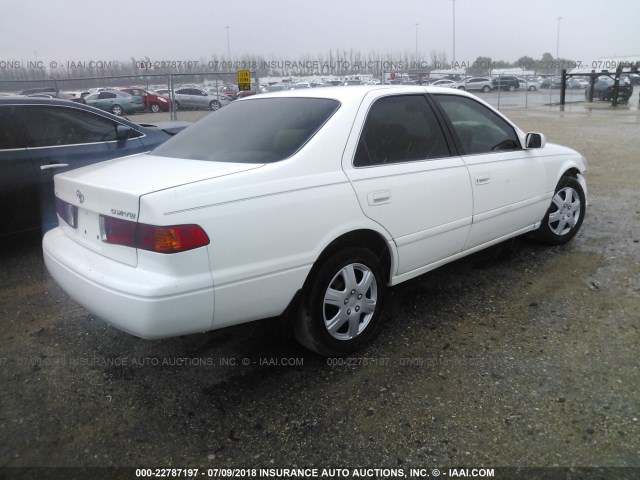 4T1BG22KX1U869239 - 2001 TOYOTA CAMRY CE/LE/XLE 白色 照片 4