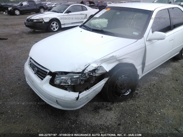 4T1BG22KX1U869239 - 2001 TOYOTA CAMRY CE/LE/XLE 白色 照片 6
