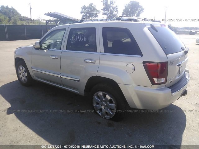 1J8HR68238C122727 - 2008 JEEP GRAND CHEROKEE OVERLAND SILVER photo 3