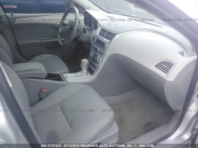 1G1ZB5E01CF351419 - 2012 CHEVROLET MALIBU LS SILVER photo 5