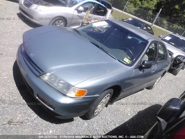 1HGCD5529RA189233 - 1994 HONDA ACCORD DX BLUE photo 2