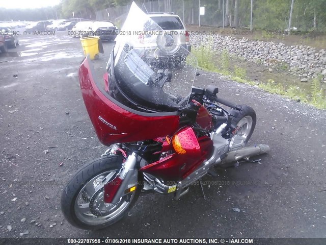 JH2SC68G7HK500149 - 2017 HONDA GL1800 RED photo 2