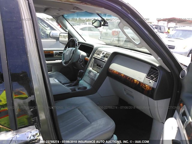 5LMFU27R74LJ18333 - 2004 LINCOLN NAVIGATOR BROWN photo 5