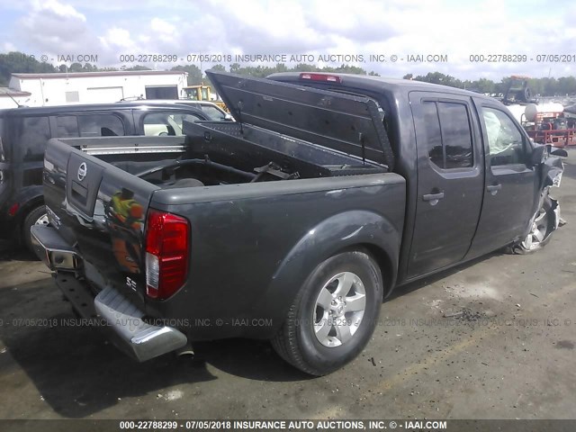 1N6AD0ER1AC433114 - 2010 NISSAN FRONTIER CREW CAB SE/LE/NISMO GRAY photo 4