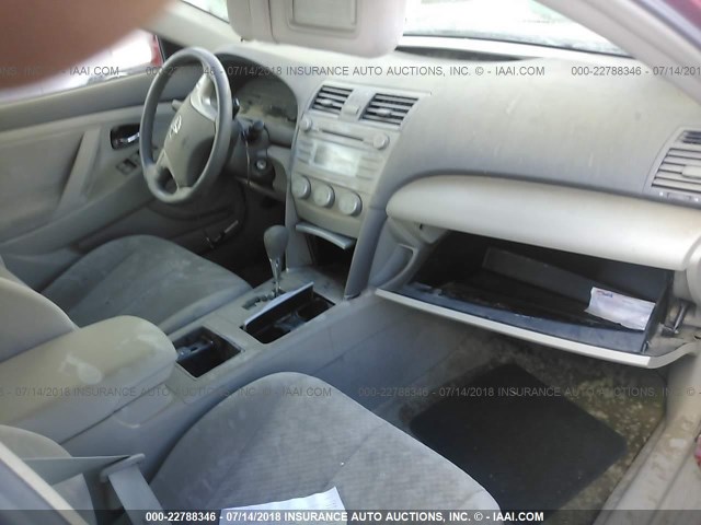 4T4BE46K58R026240 - 2008 TOYOTA CAMRY CE/LE/XLE/SE RED photo 5