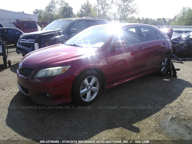 4T1BF3EK1BU672286 - 2011 TOYOTA CAMRY SE/LE/XLE წითელი ფოტო 2