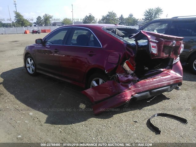 4T1BF3EK1BU672286 - 2011 TOYOTA CAMRY SE/LE/XLE წითელი ფოტო 3