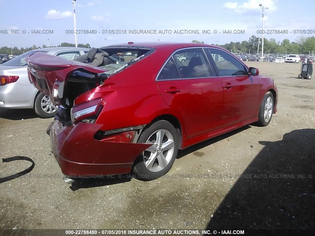 4T1BF3EK1BU672286 - 2011 TOYOTA CAMRY SE/LE/XLE წითელი ფოტო 4