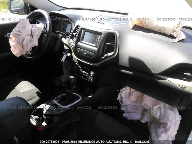 1C4PJMCS4FW792966 - 2015 JEEP CHEROKEE LATITUDE WHITE photo 5