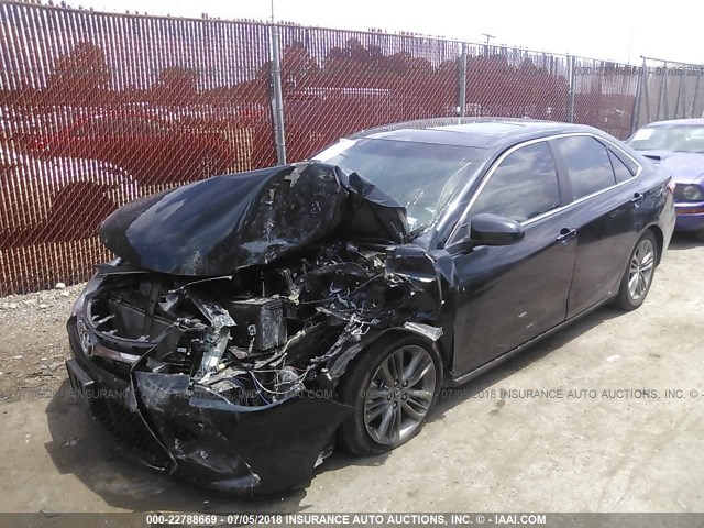 4T1BF1FK5FU901187 - 2015 TOYOTA CAMRY LE/XLE/SE/XSE 深蓝色 照片 2