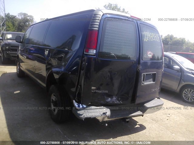 1GCHG39R911203692 - 2001 CHEVROLET EXPRESS G3500  BLUE photo 3