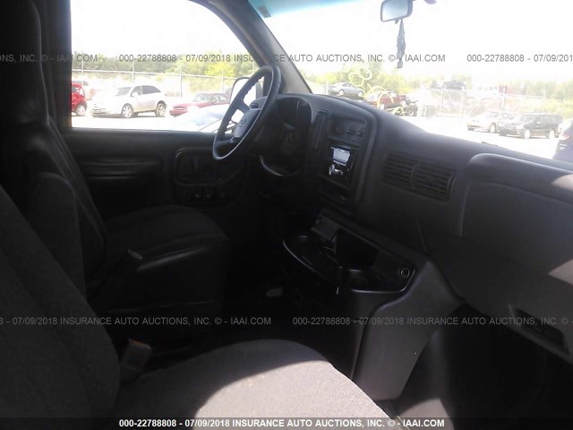 1GCHG39R911203692 - 2001 CHEVROLET EXPRESS G3500  BLUE photo 5