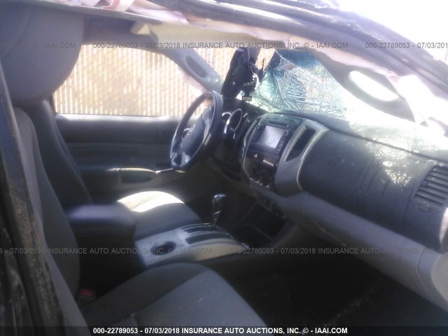 3TMLU4EN1DM105081 - 2013 TOYOTA TACOMA DOUBLE CAB მწვანე ფოტო 5