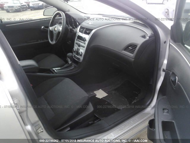 1G1ZC5E07CF308393 - 2012 CHEVROLET MALIBU 1LT 银色 照片 5