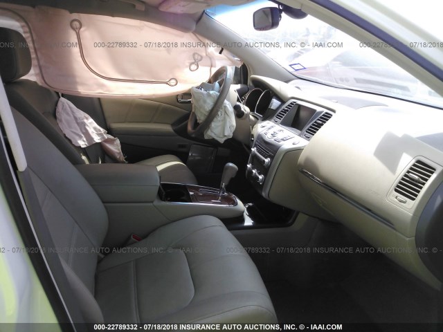 JN8AZ1MU8CW120499 - 2012 NISSAN MURANO S/SL/LE WHITE photo 5