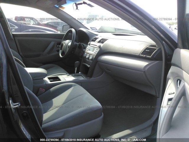 4T1BE46K19U903950 - 2009 TOYOTA CAMRY SE/LE/XLE 灰色 照片 5