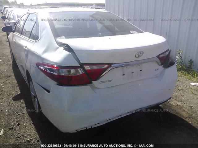 4T4BF1FK4GR540929 - 2016 TOYOTA CAMRY LE/XLE/SE/XSE 白色 照片 6