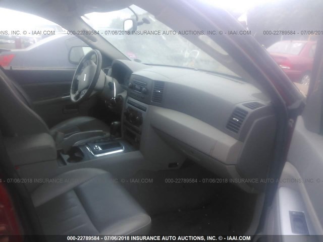 1J4HR48N35C690777 - 2005 JEEP GRAND CHEROKEE LAREDO/COLUMBIA/FREEDOM 红色 照片 5