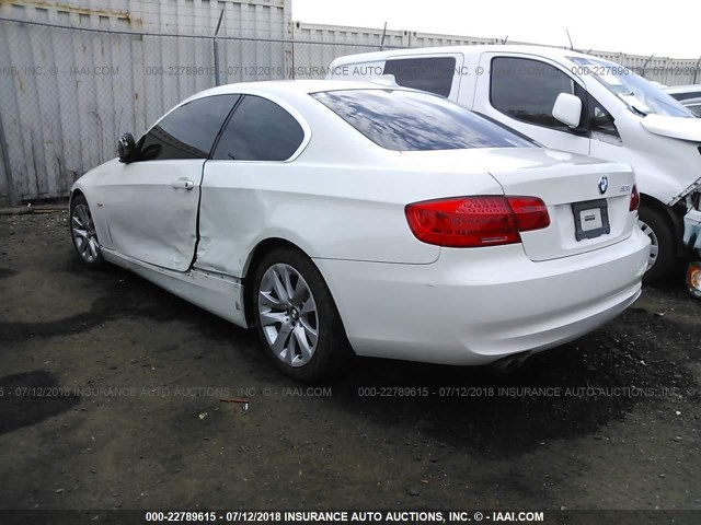WBAKE5C50BE573417 - 2011 BMW 328 I SULEV WHITE photo 3