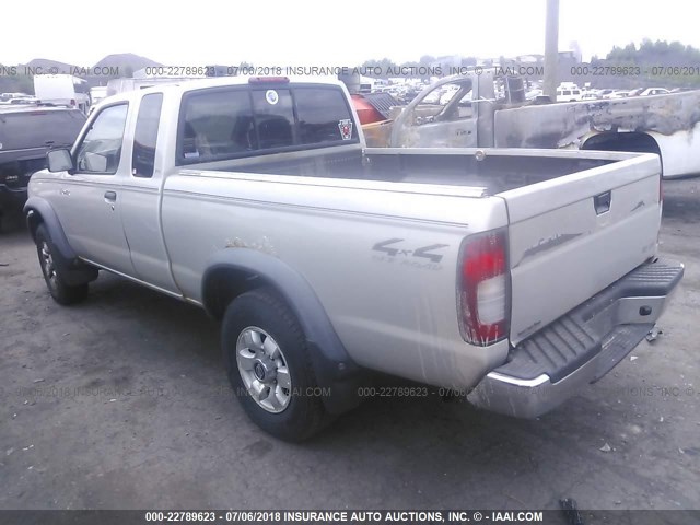 1N6ED26Y9XC300242 - 1999 NISSAN FRONTIER KING CAB XE/KING CAB SE SILVER photo 3