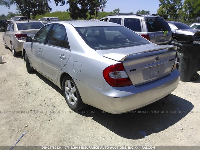 4T1BE32K12U594552 - 2002 TOYOTA CAMRY LE/XLE/SE 银色 照片 3