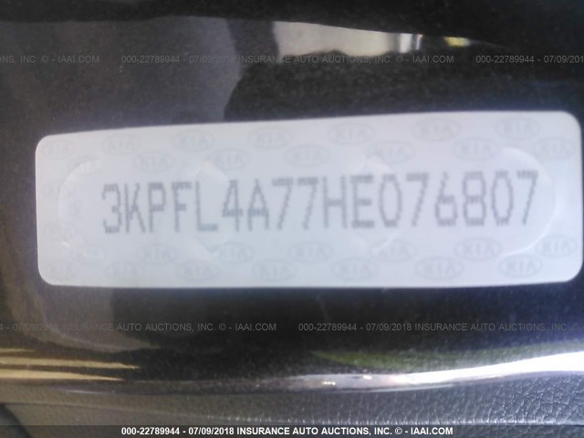 3KPFL4A77HE076807 - 2017 KIA FORTE LX/S GRAY photo 9