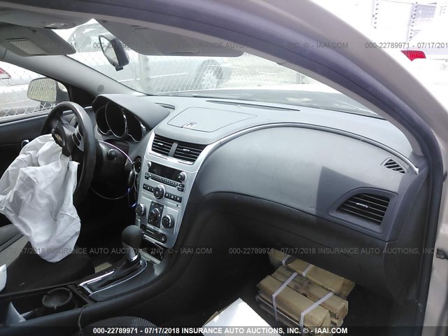 1G1ZC5E13BF154692 - 2011 CHEVROLET MALIBU 1LT 金色 照片 5