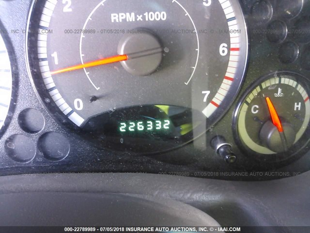 1J4GL38K85W725812 - 2005 JEEP LIBERTY RENEGADE BROWN photo 7