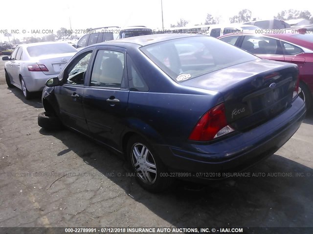 1FAFP34372W158224 - 2002 FORD FOCUS SE/SE COMFORT/SE SPORT BLUE photo 3