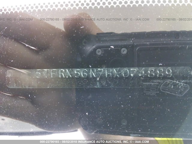 5TFRX5GN7HX074889 - 2017 TOYOTA TACOMA ACCESS CAB/SR/SR5 თეთრი ფოტო 9