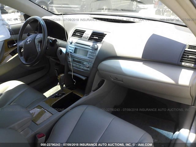 4T1BK46K07U027152 - 2007 TOYOTA CAMRY NEW GENERAT LE/XLE/SE TAN photo 5