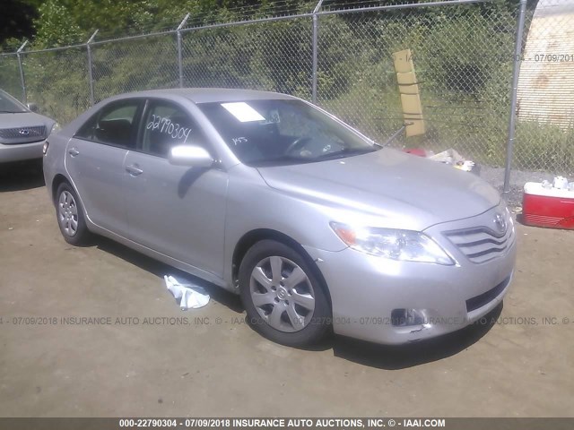 4T1BF3EK9AU574508 - 2010 TOYOTA CAMRY SE/LE/XLE SILVER photo 1