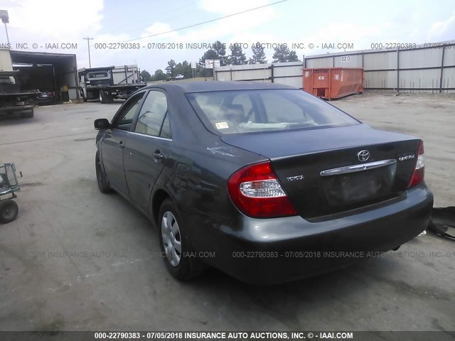 JTDBE32K120117812 - 2002 TOYOTA CAMRY LE/XLE/SE 灰色 照片 3