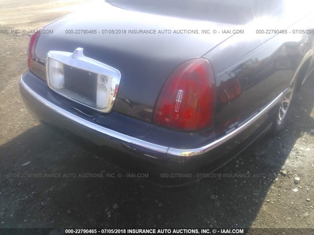 1LNHM82W61Y701681 - 2001 LINCOLN TOWN CAR SIGNATURE BLACK photo 6