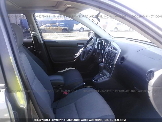 2T1KR30E16C615666 - 2006 TOYOTA COROLLA MATRIX XR GRAY photo 5