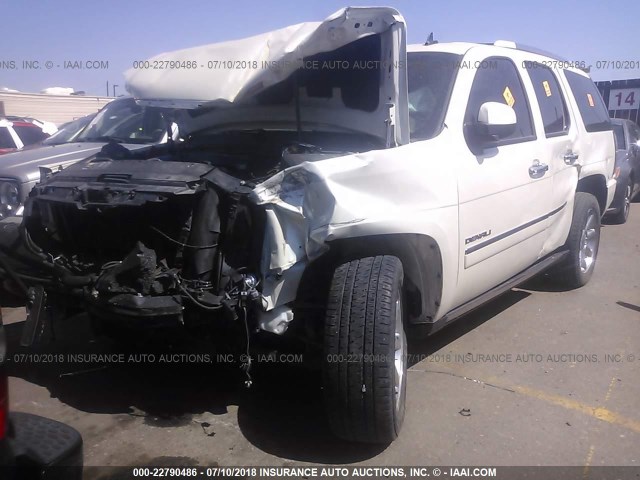 1GKS2EEF1CR117779 - 2012 GMC YUKON DENALI WHITE photo 2