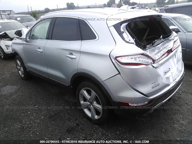 5LMCJ1D99GUJ29892 - 2016 LINCOLN MKC PREMIER SILVER photo 3