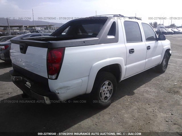 3GNEC12Z05G239881 - 2005 CHEVROLET AVALANCHE C1500 WHITE photo 4